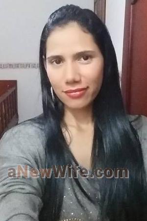 160418 - Karol Age: 42 - Colombia