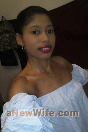 175041 - Julieth Age: 32 - Colombia