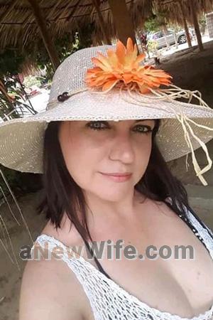 193139 - Yuleimis Age: 40 - Colombia