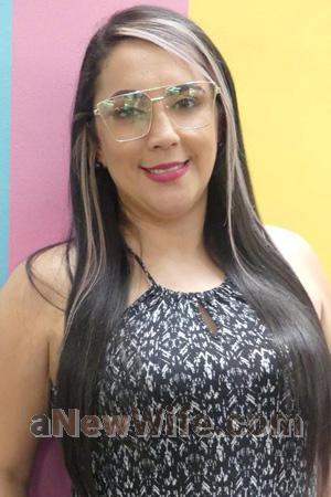 193294 - Janeth Age: 38 - Colombia