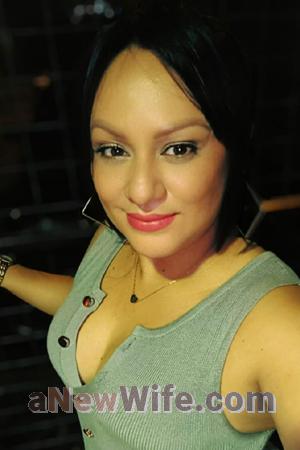 195143 - Alejandra Age: 42 - Costa Rica