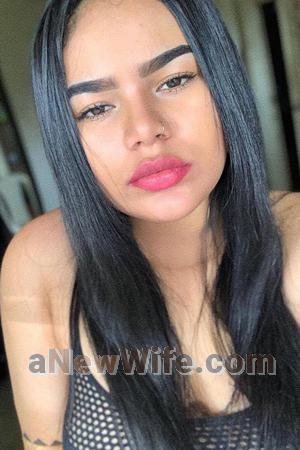 196158 - Laura Age: 25 - Colombia