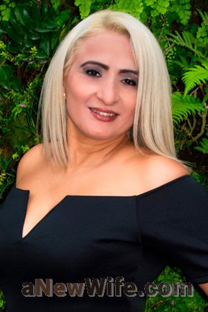 203682 - Helga Age: 52 - Peru