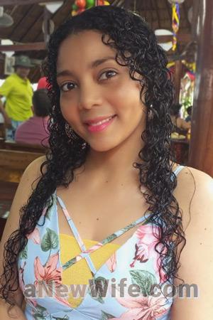 210683 - Yuranis Age: 38 - Colombia