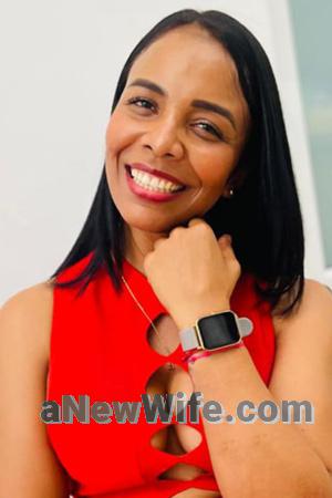 218449 - Yisel Age: 45 - Colombia