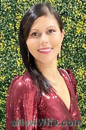 219473 - Laura Age: 45 - Costa Rica
