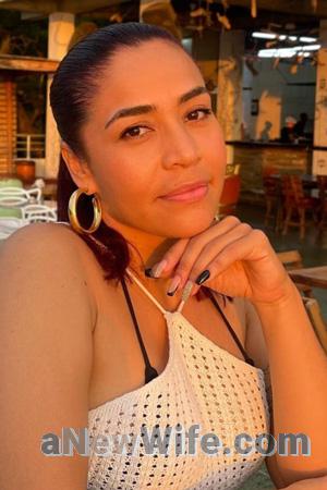 220125 - Yesenia Age: 37 - Colombia