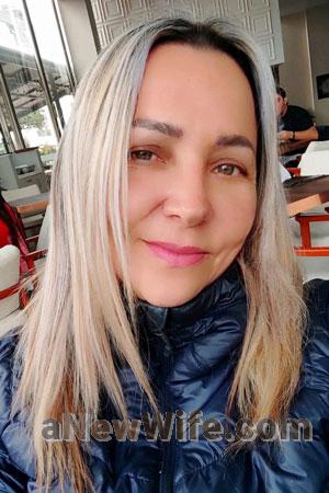 220610 - Sara Age: 51 - Peru