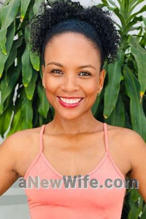 220943 - Jeniffer Age: 42 - Colombia