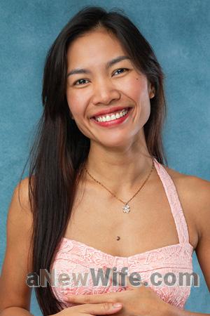 221196 - Phitsamai Age: 26 - Thailand
