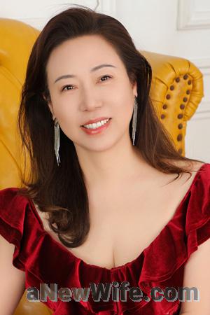 221928 - Elizabeth Age: 55 - China