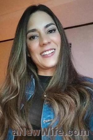 223221 - Maria Fernanda Age: 30 - Costa Rica