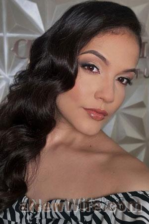 223714 - Laura Age: 22 - Colombia
