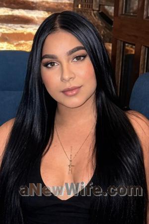 227132 - Maybelline Age: 24 - Colombia