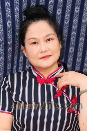 227229 - Isabelle Age: 56 - China
