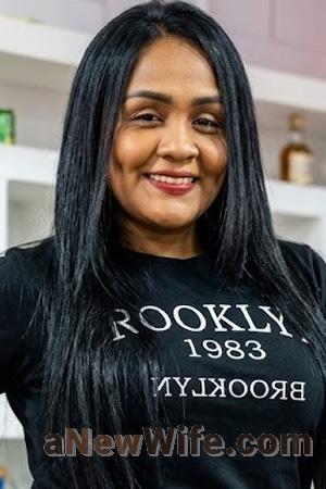 228100 - Gina Age: 37 - Colombia