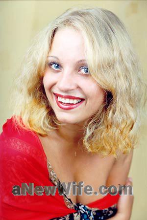 56520 - Elena Age: 24 - Ukraine