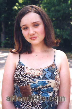 59388 - Elena Age: 27 - Ukraine