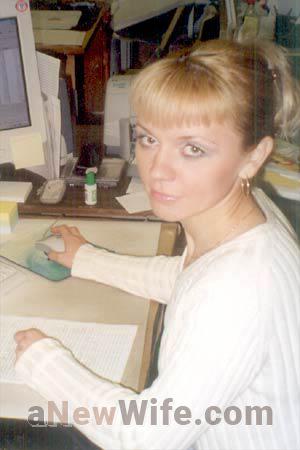 65425 - Elena Age: 30 - Russia