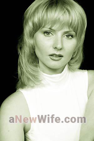 66889 - Svetlana Age: 30 - Russia