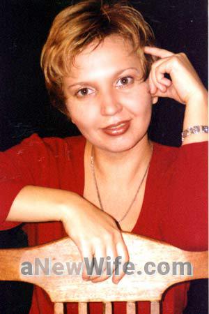 69915 - Olesya Age: 33 - Russia
