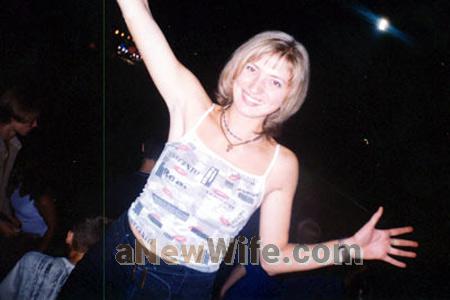 72713 - Elena Age: 25 - Ukraine