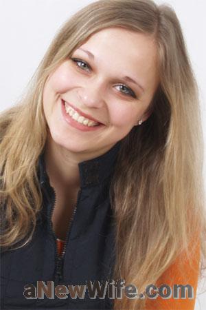 86013 - Julia Age: 24 - Ukraine